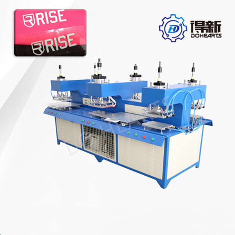 Machine de fabrication d'étiquettes en caoutchouc avec logo en relief en silicone